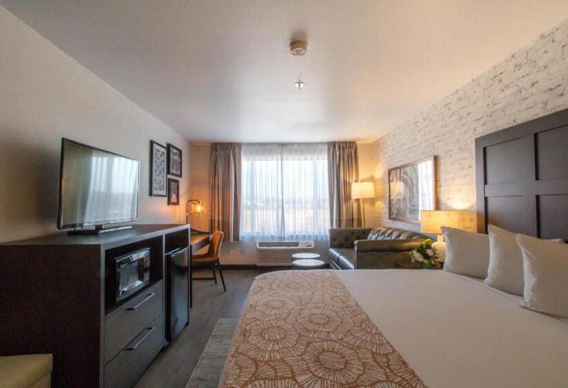 سوئیت با تخت بزرگ, Oxford Suites Chico