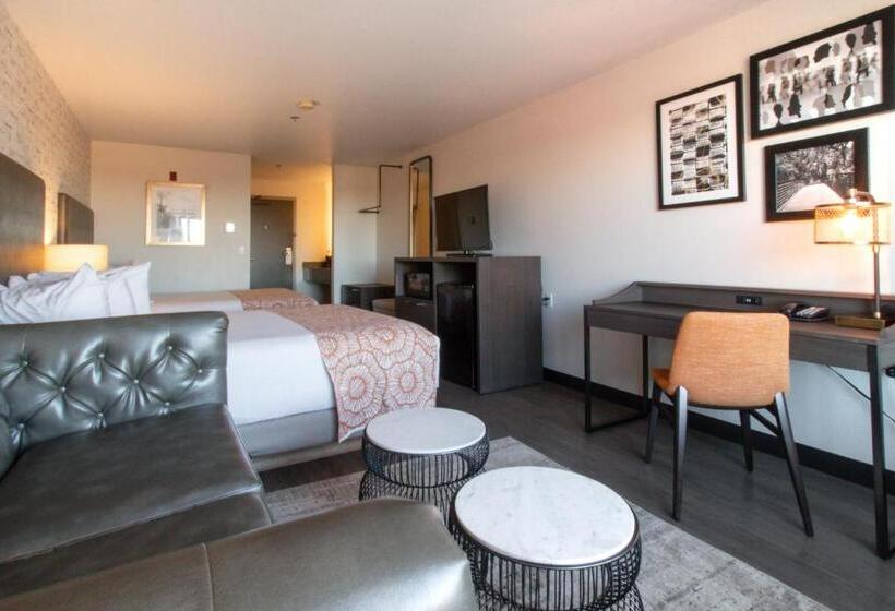سوییت, Oxford Suites Chico