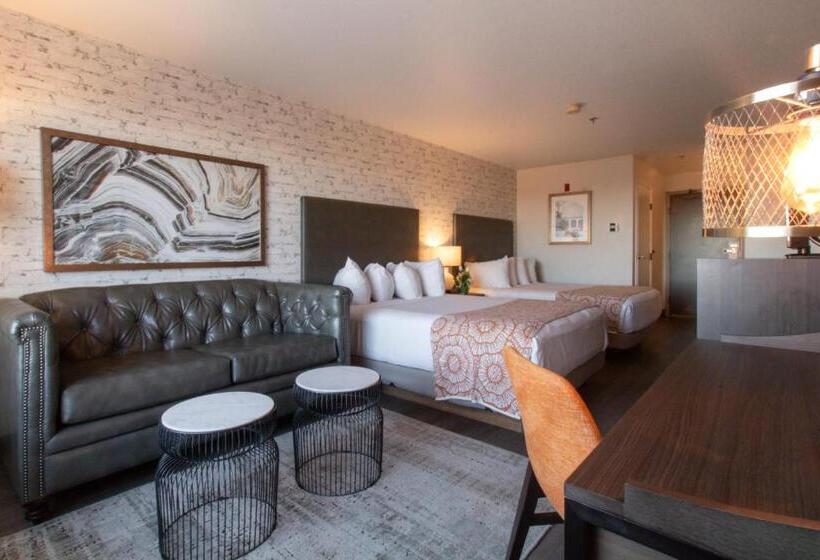 سوییت, Oxford Suites Chico
