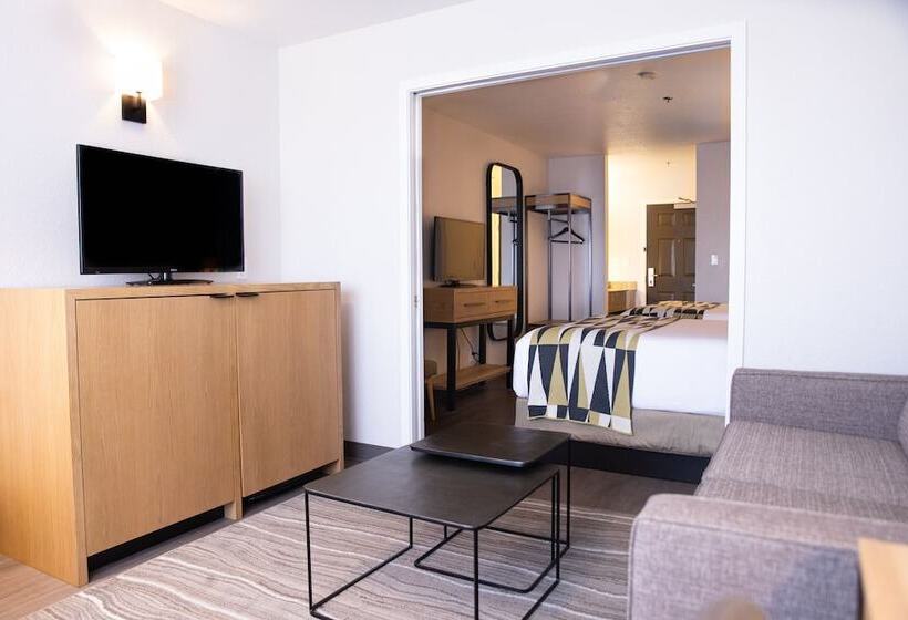 Suite Ejecutiva, Oxford Suites Redding