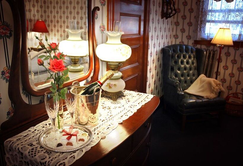 اتاق لوکس, Palmer House Inn