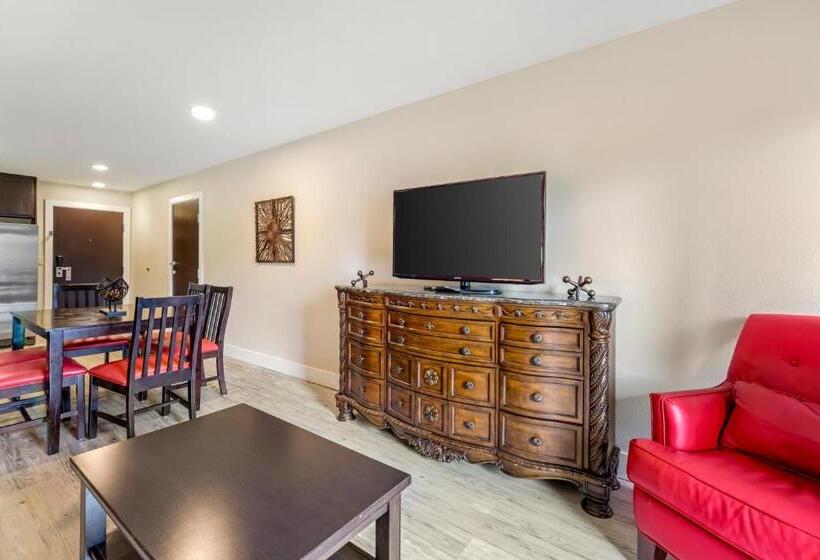 带泳池景观及2个卧室的公寓, Polynesian Hotel & Suites Wisconsin Dells/lake Delton
