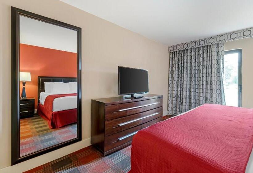 带泳池景观及2个卧室的公寓, Polynesian Hotel & Suites Wisconsin Dells/lake Delton