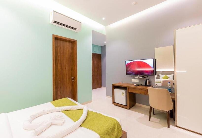 اتاق لوکس, Seven Oaks
