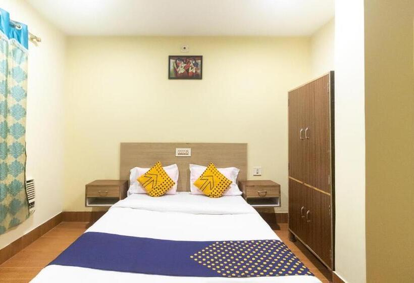 Economy Triple Room, Spot On Prabir Residency Inn
