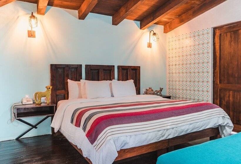 سوییت جونیور, Yox Hotel Boutique