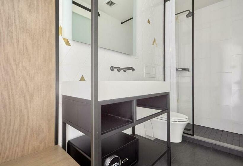 Standardzimmer Kingsize Bett, Sonder 907 Main