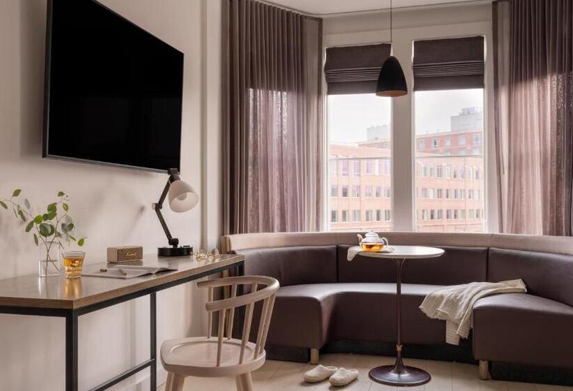 Deluxe Zimmer Kingsize Bett, Sonder 907 Main