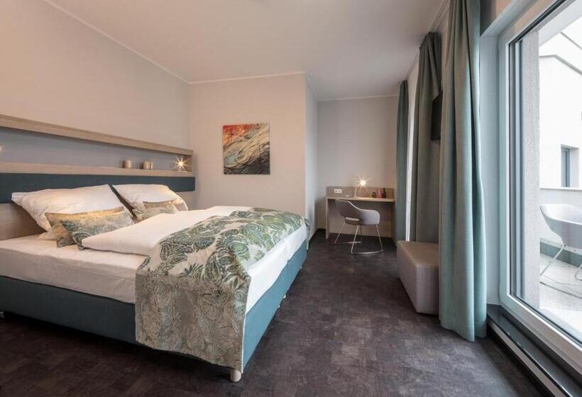اتاق لوکس سه تخته, Rs Hotel   Smart & Modern Hotel Apartments