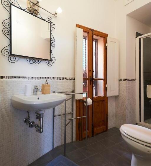 اتاق لوکس چهار تخته, B&b In Centro