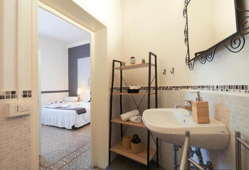 اتاق لوکس چهار تخته, B&b In Centro
