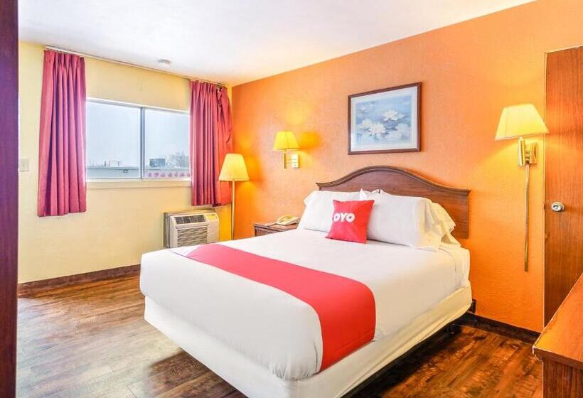 اتاق استاندارد با تخت بزرگ, Peoria Il I74