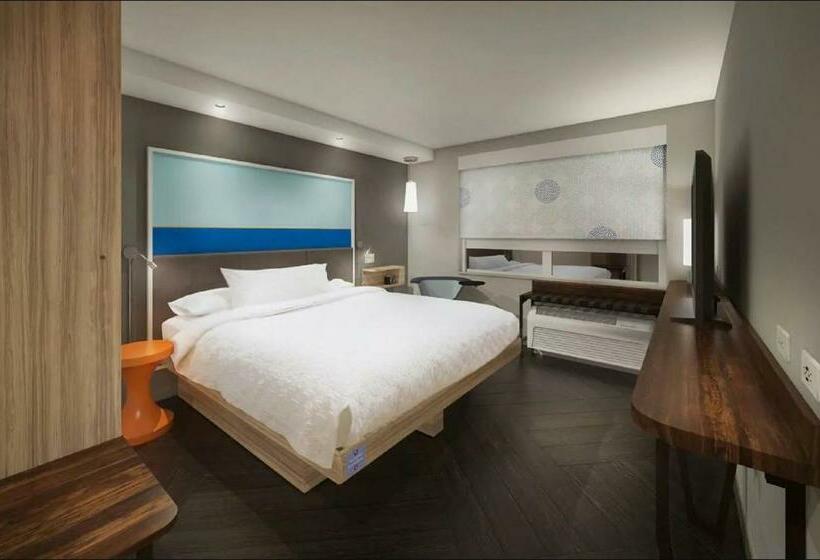 اتاق استاندارد با تخت بزرگ برای معلولان, Tru By Hilton Albany Airport, Ny