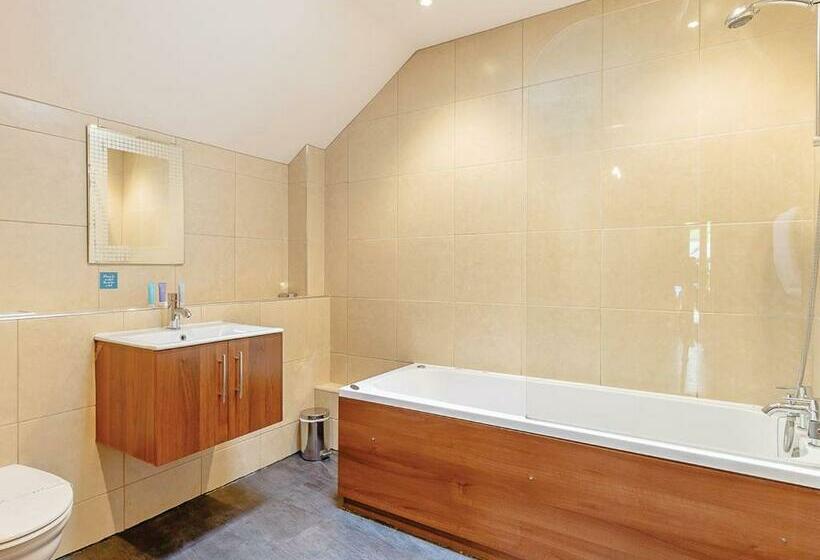 اتاق کلاسیک, Tilford Woods Lodge Retreat