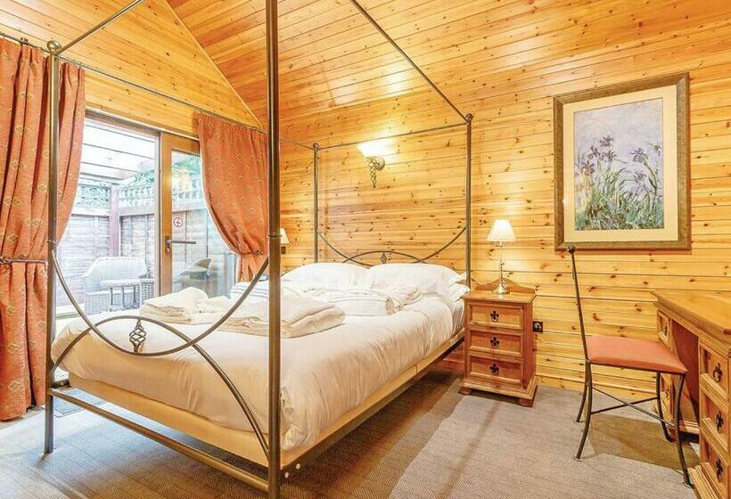 اتاق کلاسیک, Tilford Woods Lodge Retreat