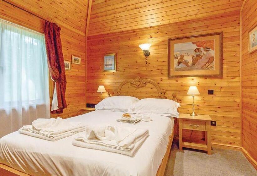 اتاق استاندارد, Tilford Woods Lodge Retreat