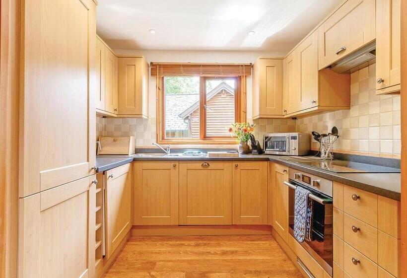 اتاق استاندارد, Tilford Woods Lodge Retreat