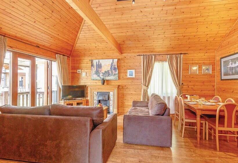 اتاق استاندارد, Tilford Woods Lodge Retreat