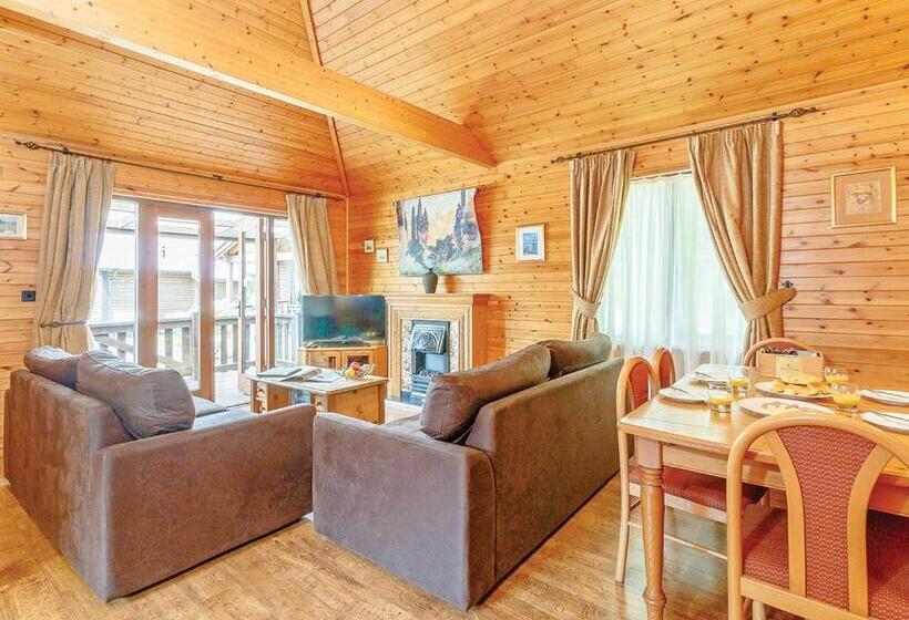 اتاق استاندارد, Tilford Woods Lodge Retreat