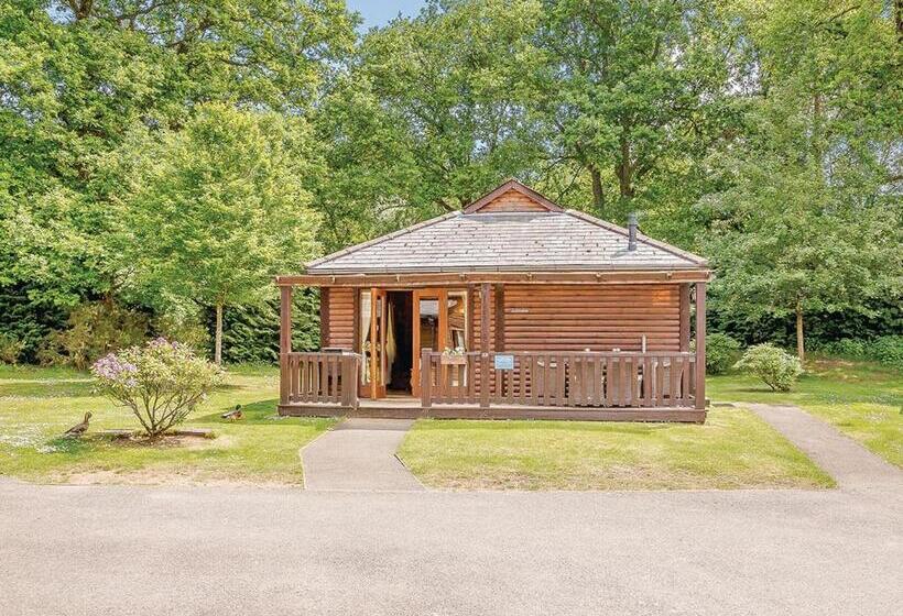 اتاق استاندارد, Tilford Woods Lodge Retreat