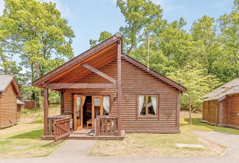 اتاق استاندارد, Tilford Woods Lodge Retreat