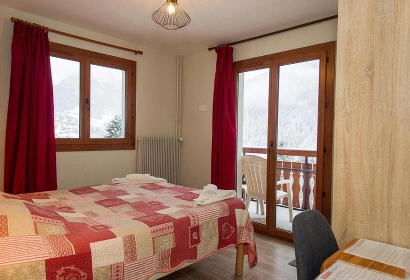 اتاق استاندارد با چشم‌انداز کوهستان, Gîte Châtel