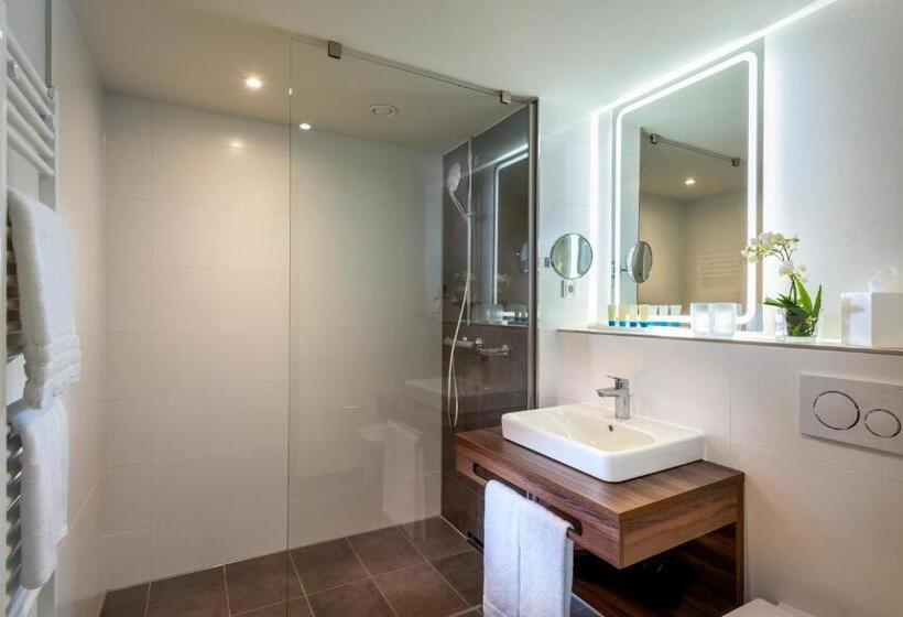 استودیوی لوکس, Hyatt House Frankfurt Eschborn