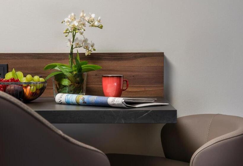 استودیوی لوکس, Hyatt House Frankfurt Eschborn
