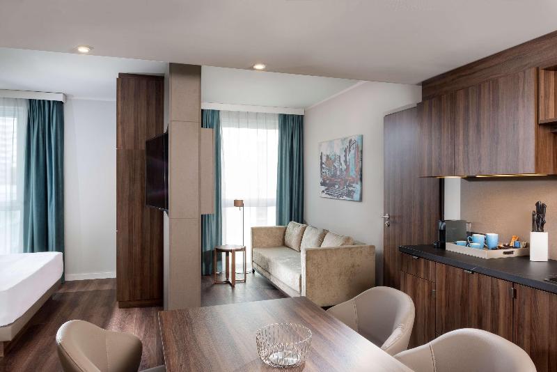 استودیوی لوکس, Hyatt House Frankfurt Eschborn