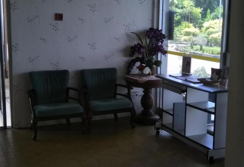 ファミリールーム, Motel Desa