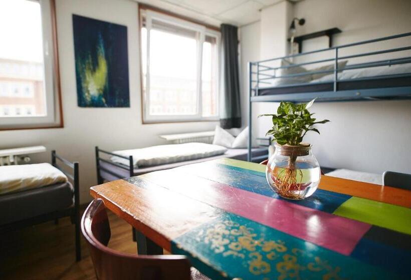 Bed in Shared Room with Shared Bathroom, Sleep Station Hostel