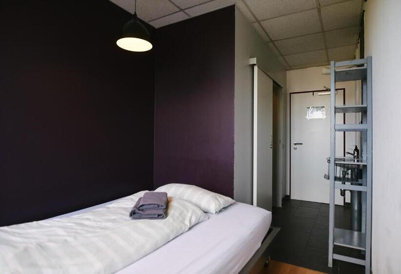 اتاق استاندارد, Sleep Station Hostel