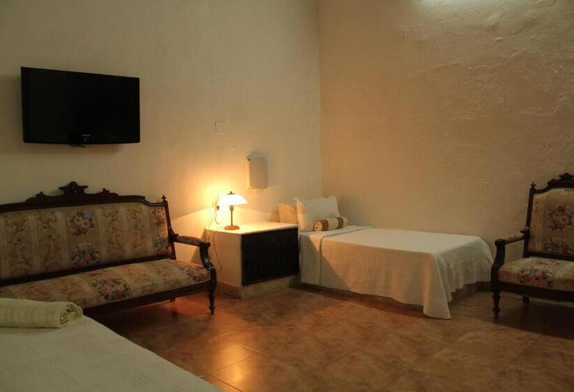 سوییت, Casa Del Tejadillo