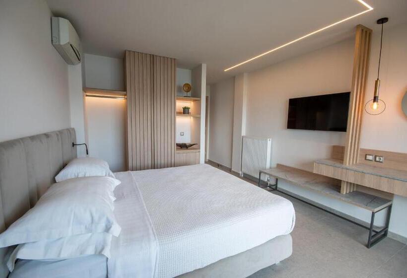 اتاق لوکس با چشم‌انداز دریاچه, Paralimnio Suites