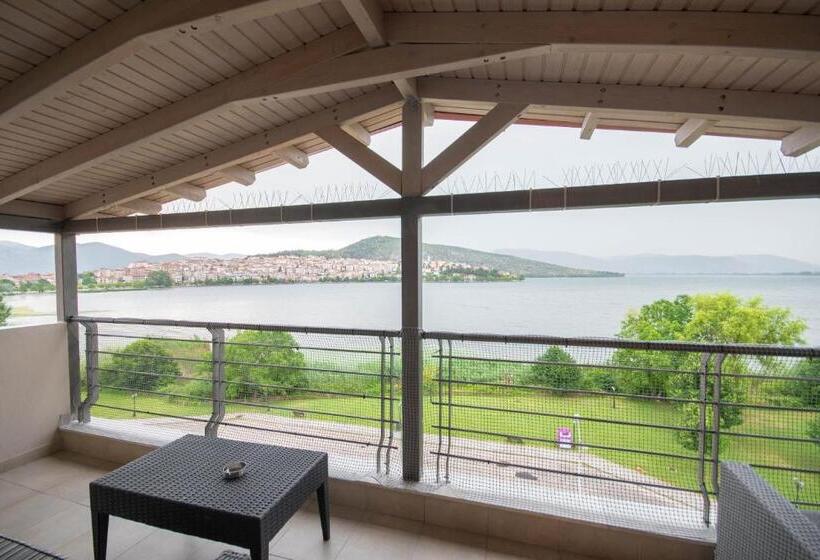 اتاق استاندارد, Paralimnio Suites