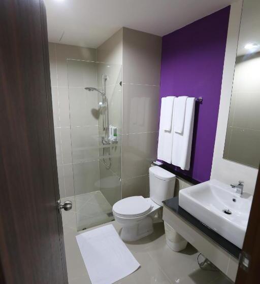 سوییت با چشم‌انداز استخر, S4 Nai Yang Beach   Near Phuket Airport