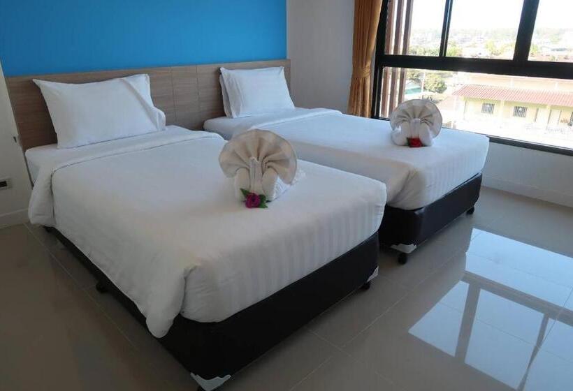 سوییت با چشم‌انداز استخر, S4 Nai Yang Beach   Near Phuket Airport