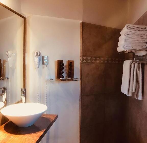 اتاق استاندارد چهار تخته, La Aldea