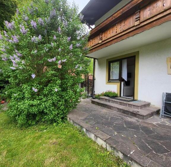 آپارتمان 1 خوابه با تراس, Landhaus Weiß
