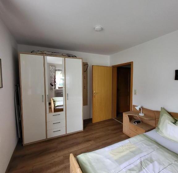 آپارتمان 1 خوابه با تراس, Landhaus Weiß