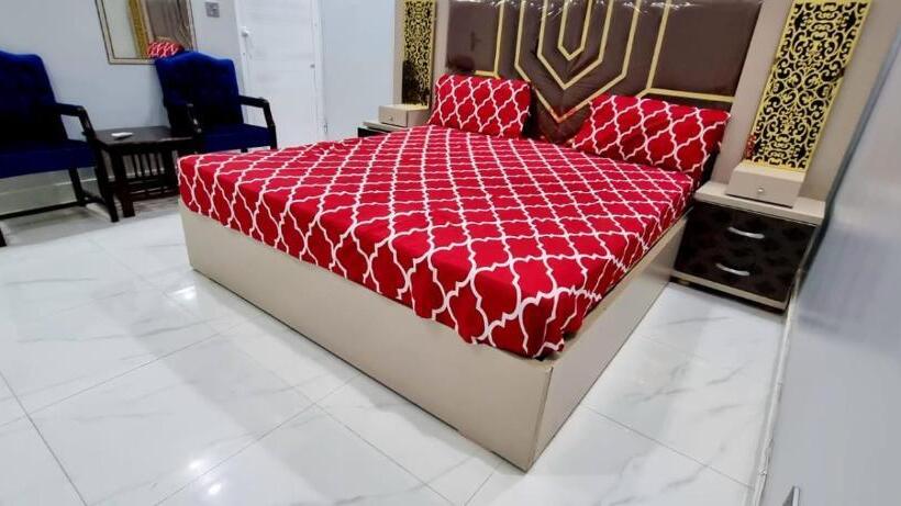 Economy Triple Room, Karachi Guest House Gulshan E Iqbal