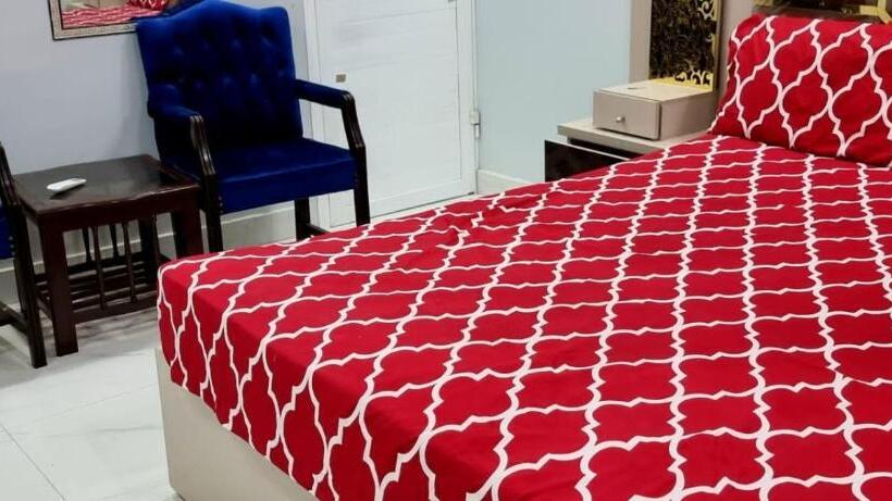 Economy Triple Room, Karachi Guest House Gulshan E Iqbal