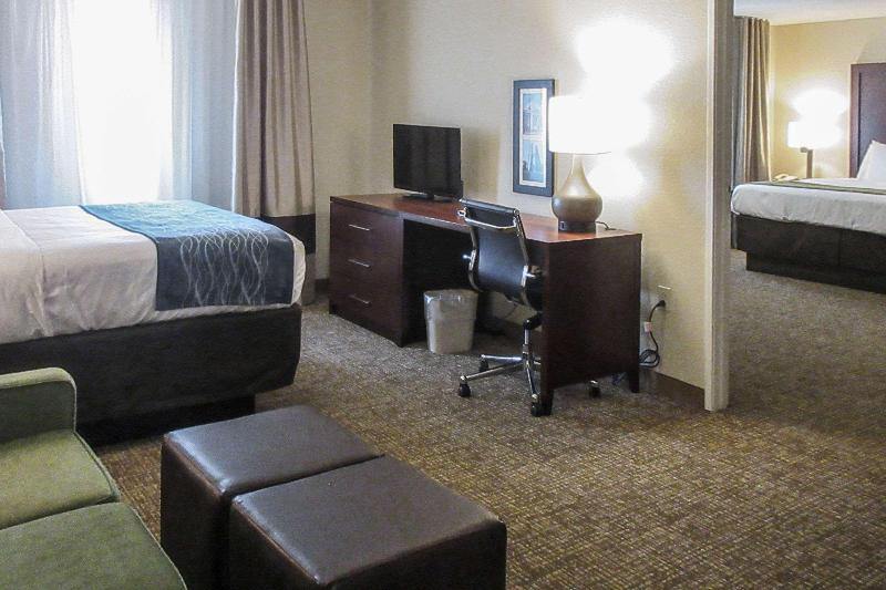 سوییت, Comfort Inn & Suites Pueblo