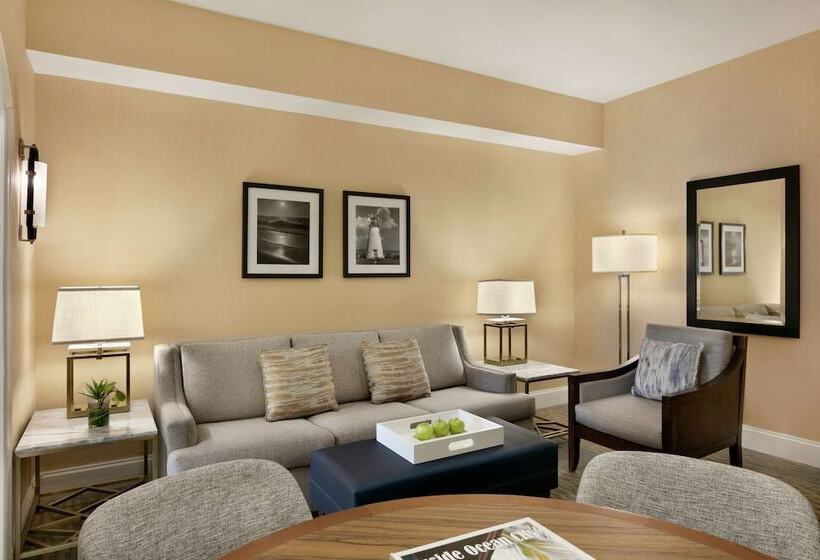 Suite Adapted for people with reduced mobility, Hilton Ocean City Oceanfront Suites