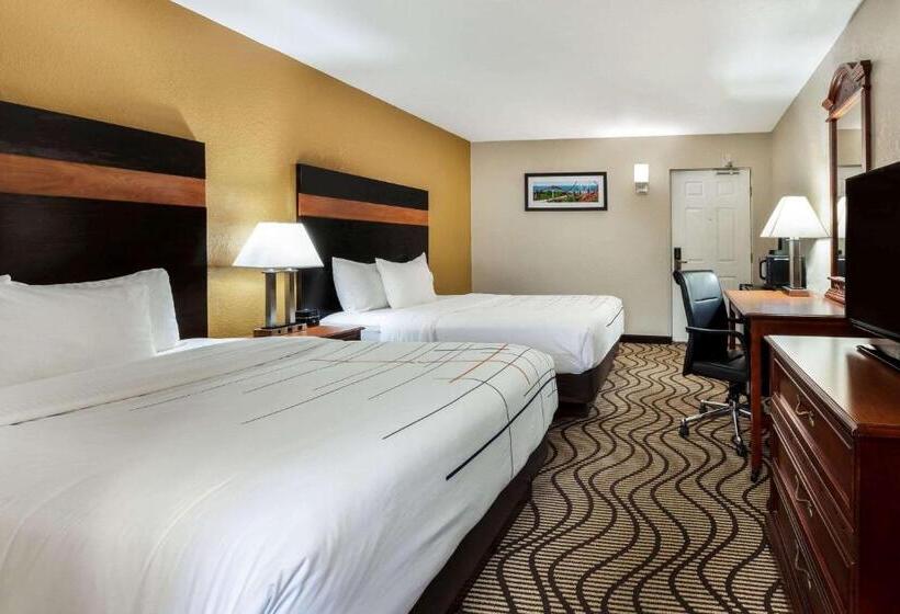 اتاق استاندارد با 2 تخت دوبل, La Quinta Inn By Wyndham Sandusky Near Cedar Point