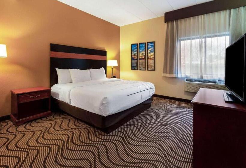 Suite Cama King, La Quinta Inn By Wyndham Sandusky Near Cedar Point