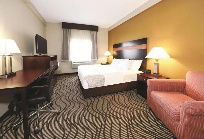 Suite Cama King, La Quinta Inn By Wyndham Sandusky Near Cedar Point