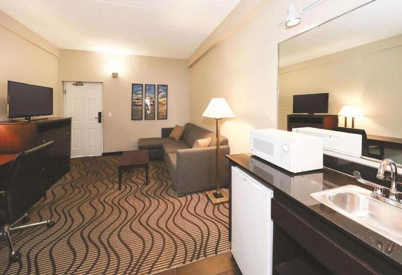 Suite Lit King, La Quinta Inn By Wyndham Sandusky Near Cedar Point