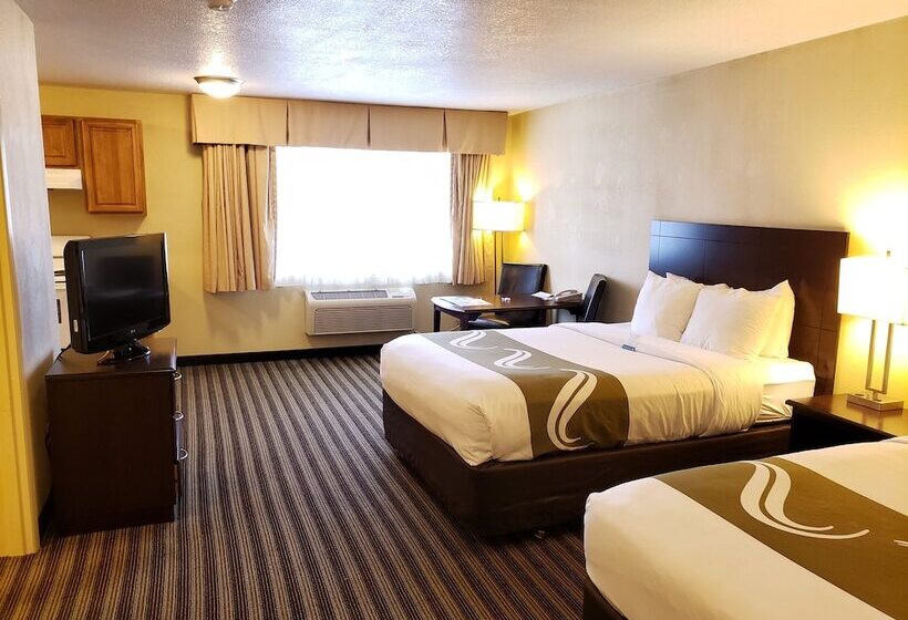 اتاق استاندارد با 2 تخت دوبل, Quality Inn & Suites Vancouver