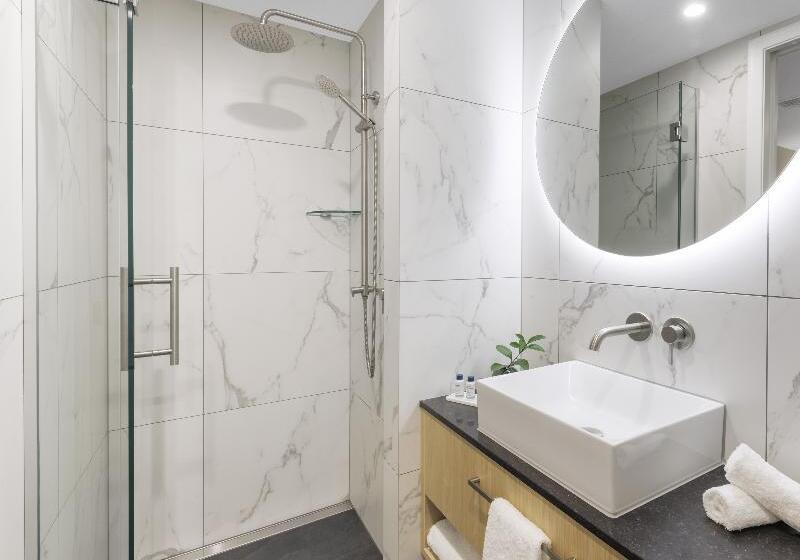 اتاق استاندارد با تخت بزرگ, Ramada Hotel & Conference Center By Wyndham Lewiston
